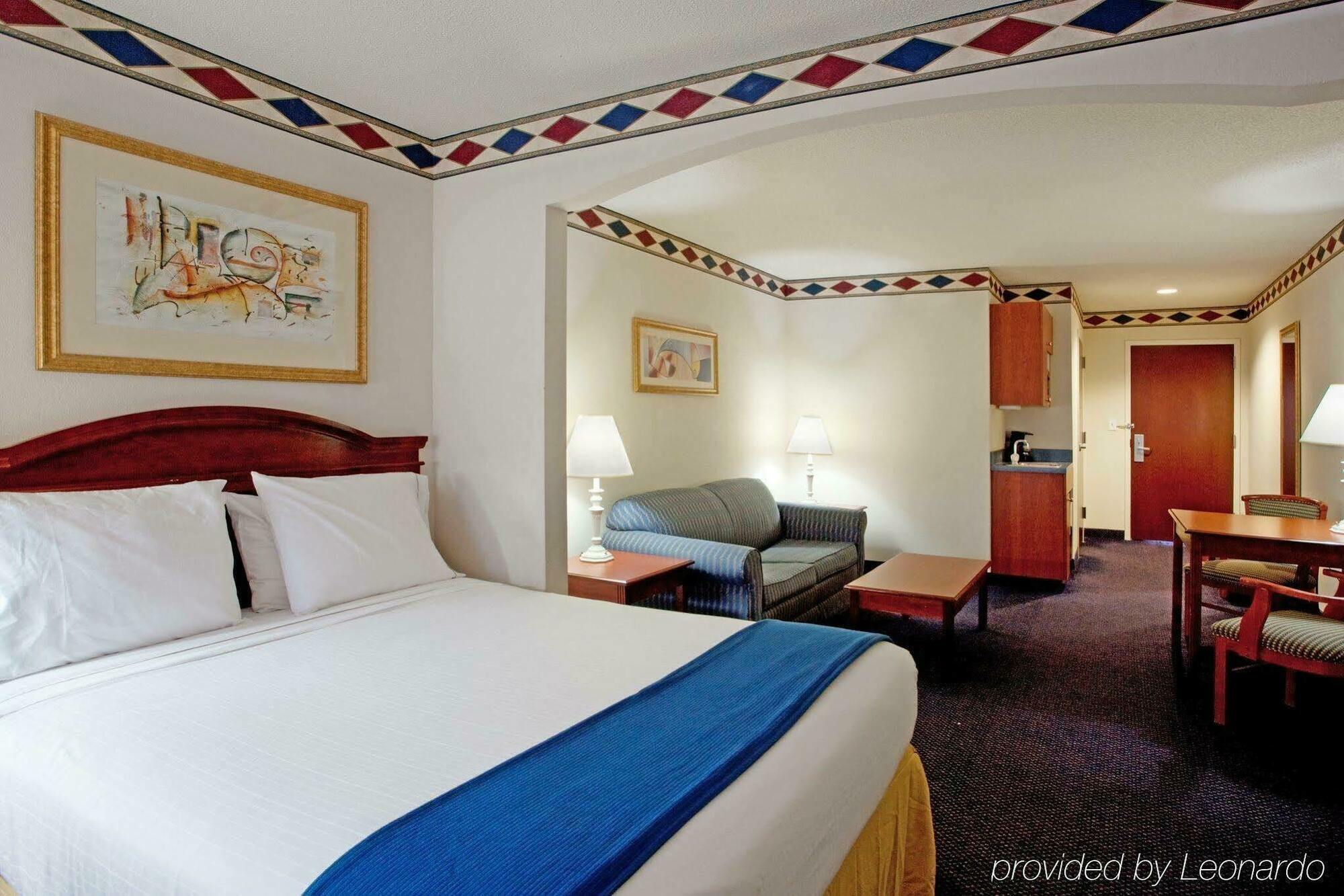 Holiday Inn Express Hotel & Suites Mebane By Ihg Екстер'єр фото