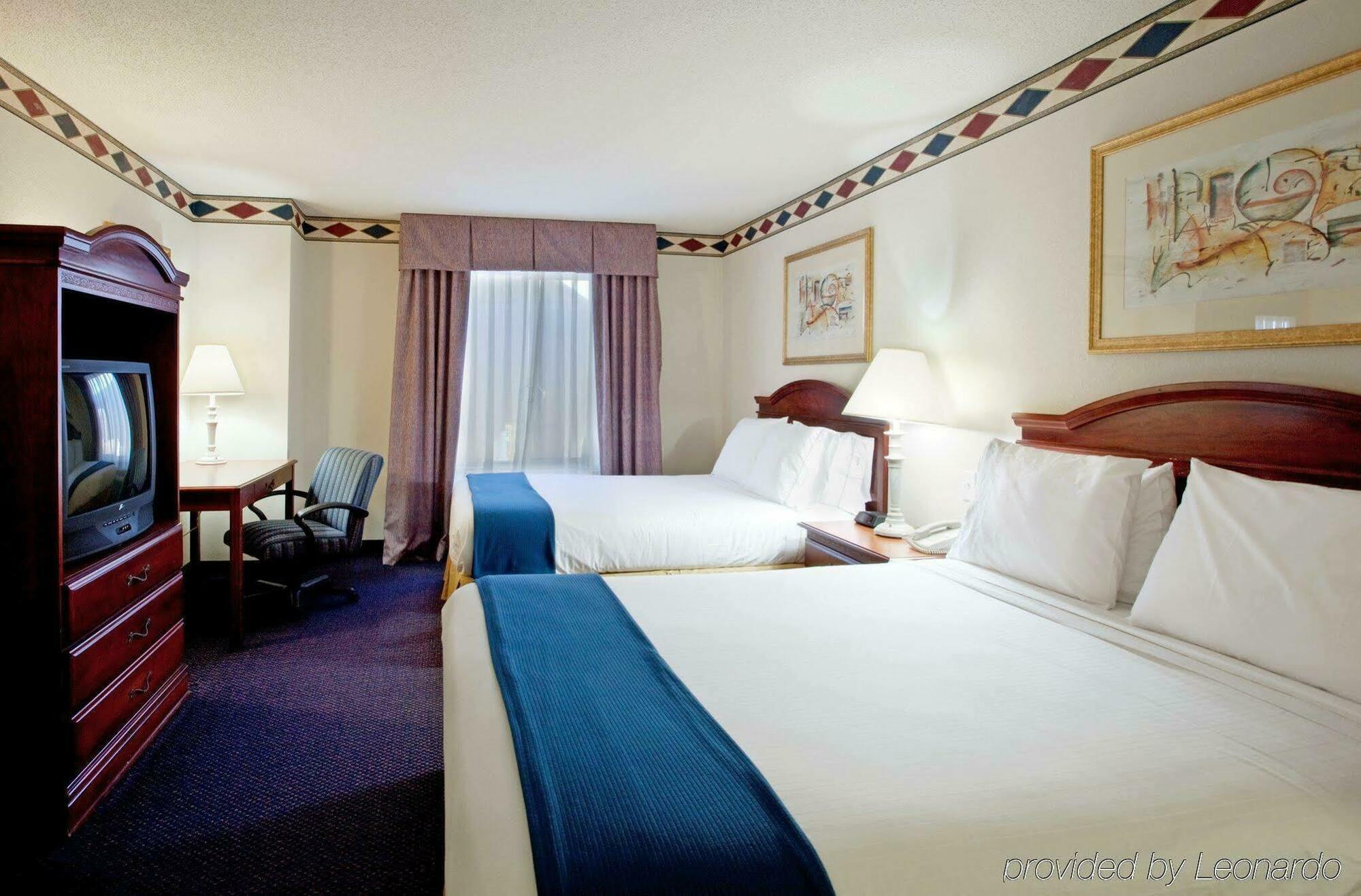 Holiday Inn Express Hotel & Suites Mebane By Ihg Екстер'єр фото